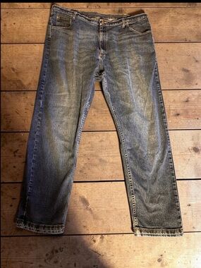 Wrangler Premium Quality Jeans 42x32 Relaxed Fit Distressed Faded Denim